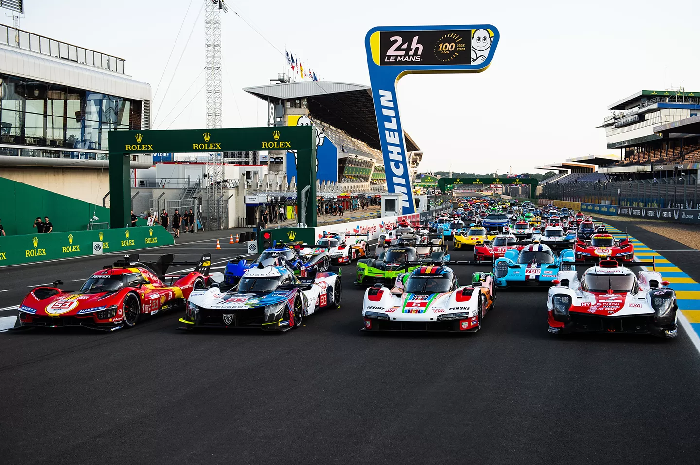 Starting grid of racing cars